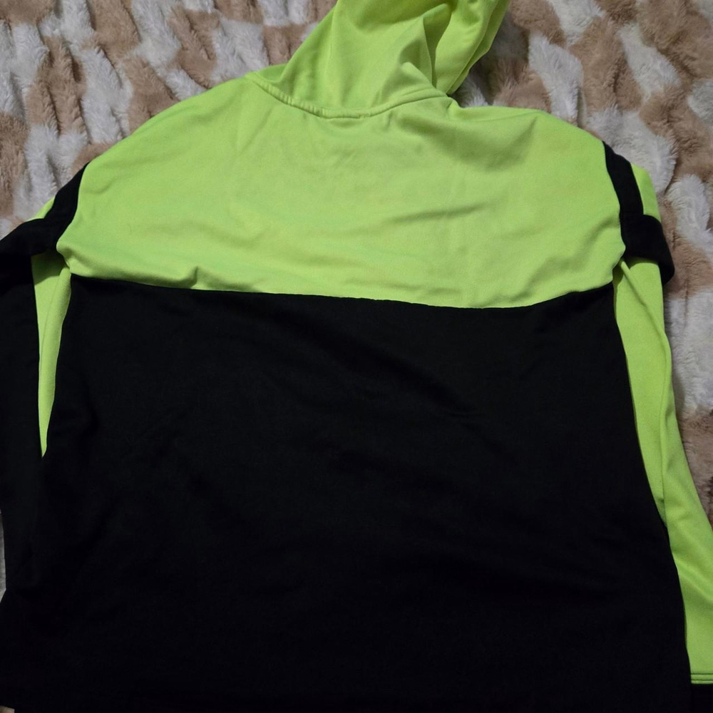 youth xl Nike highlighter green and black hoodie - Picture 3 of 3
